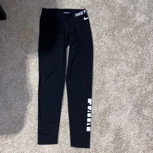 Black Nike leggings